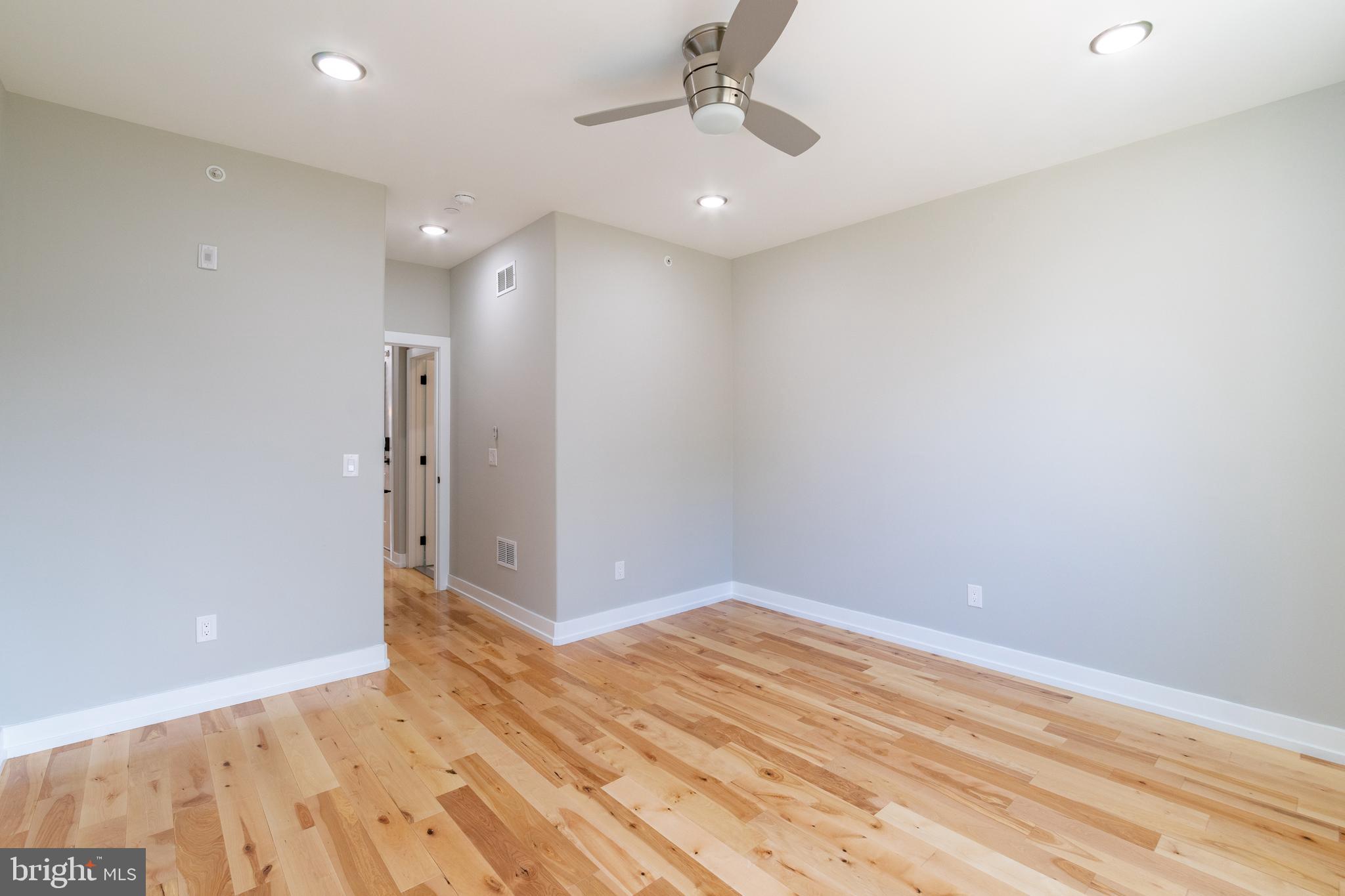 411 W HEWSON ST #UNIT 1