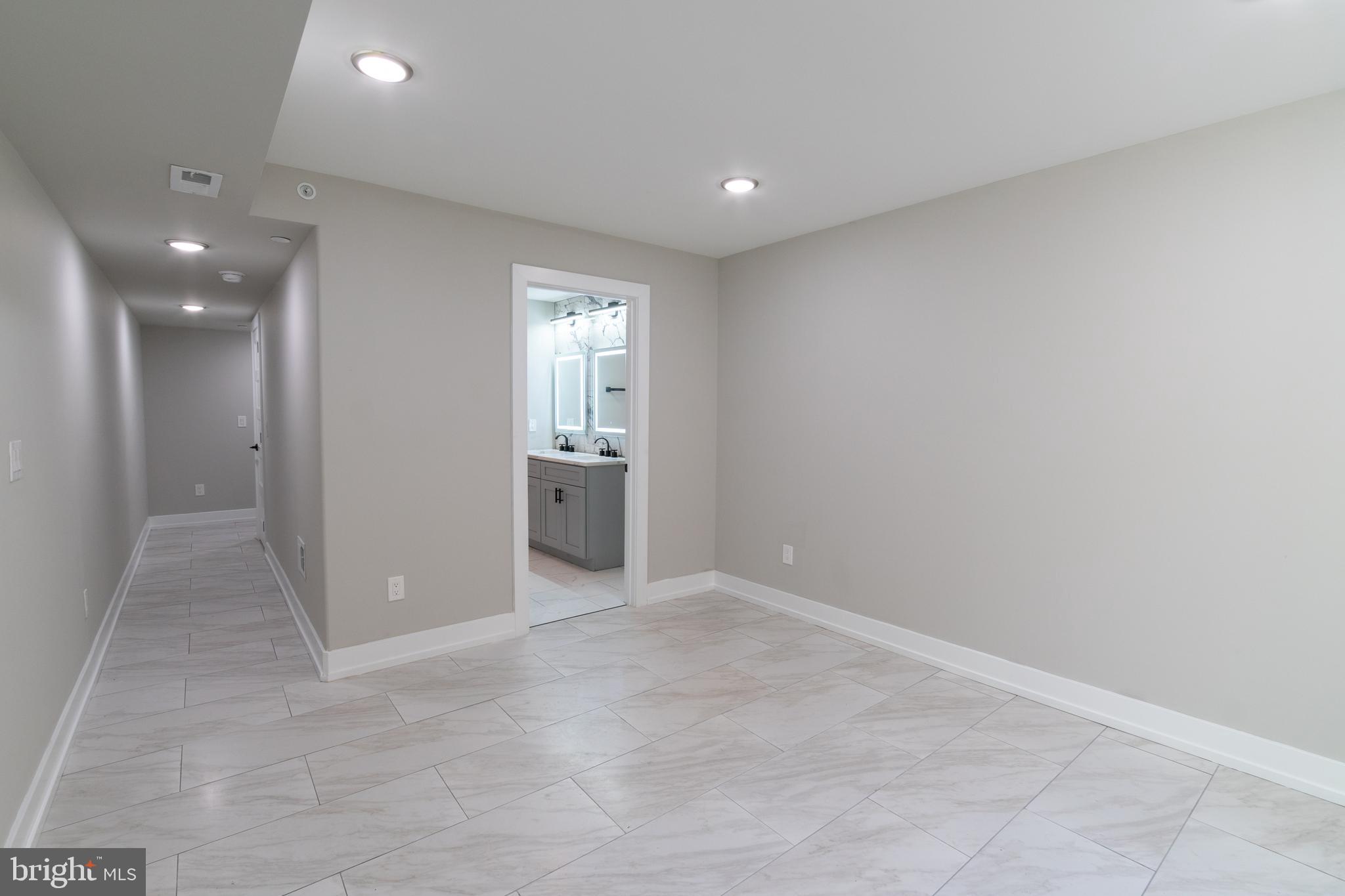 411 W HEWSON ST #UNIT 1