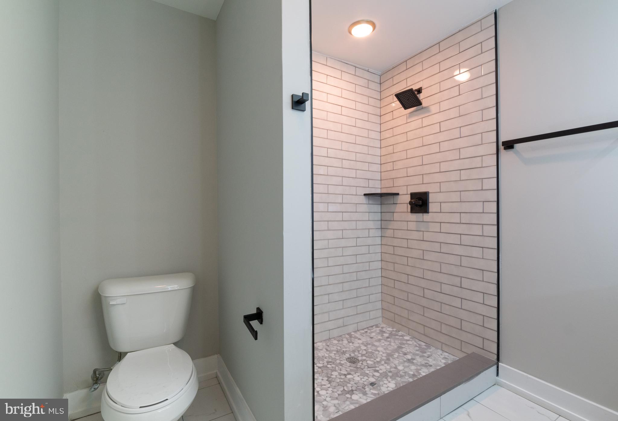 411 W HEWSON ST #UNIT 1