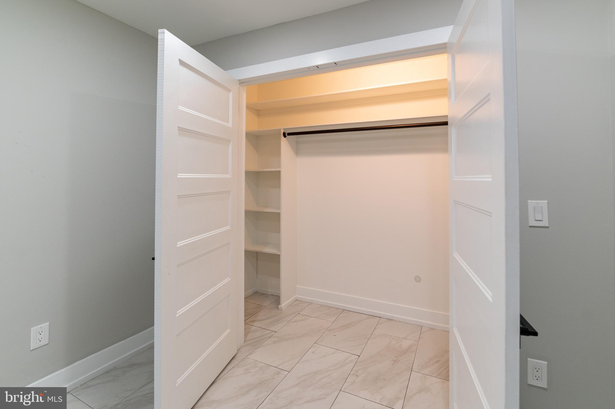 411 W HEWSON ST #UNIT 1