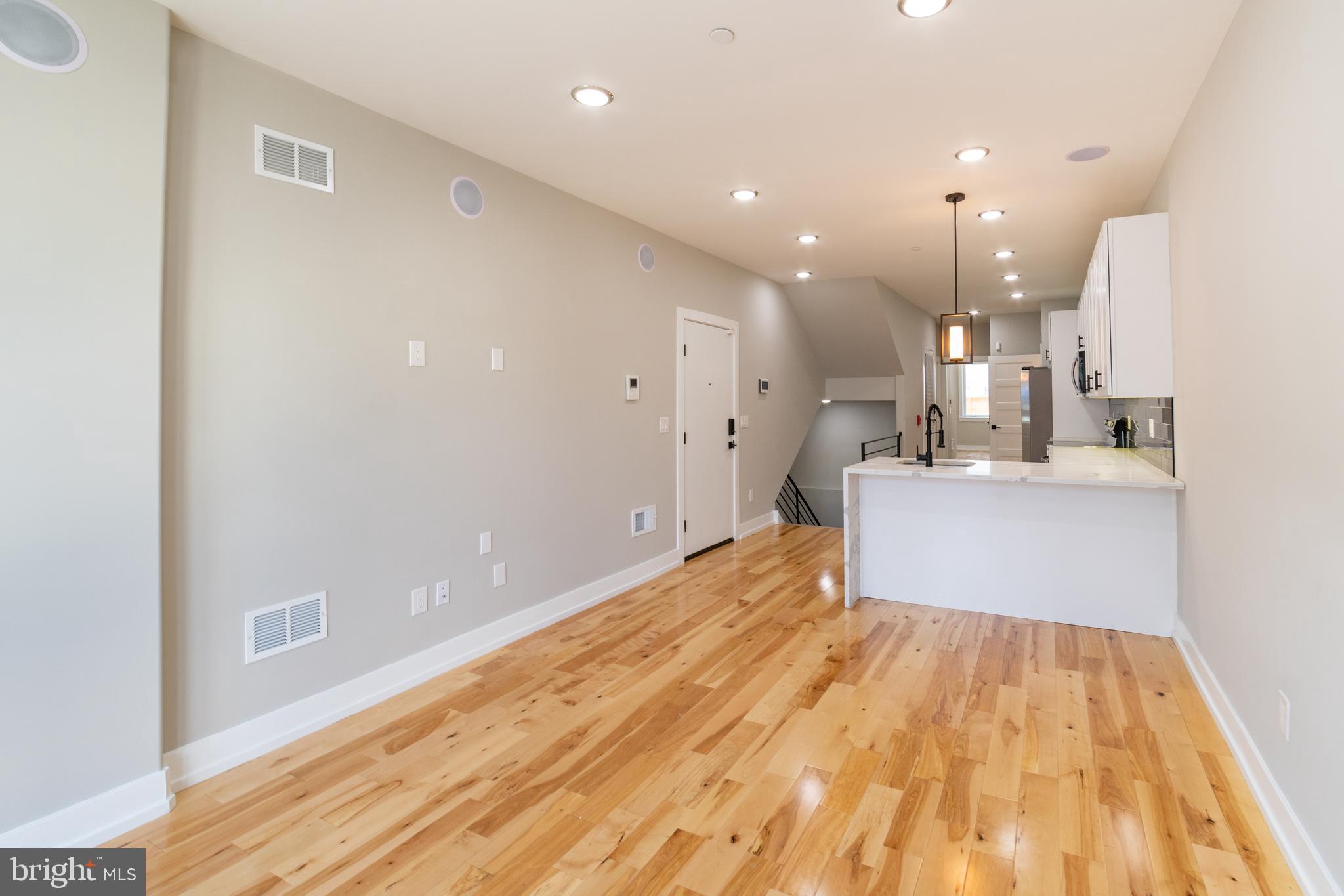 411 W HEWSON ST #UNIT 1