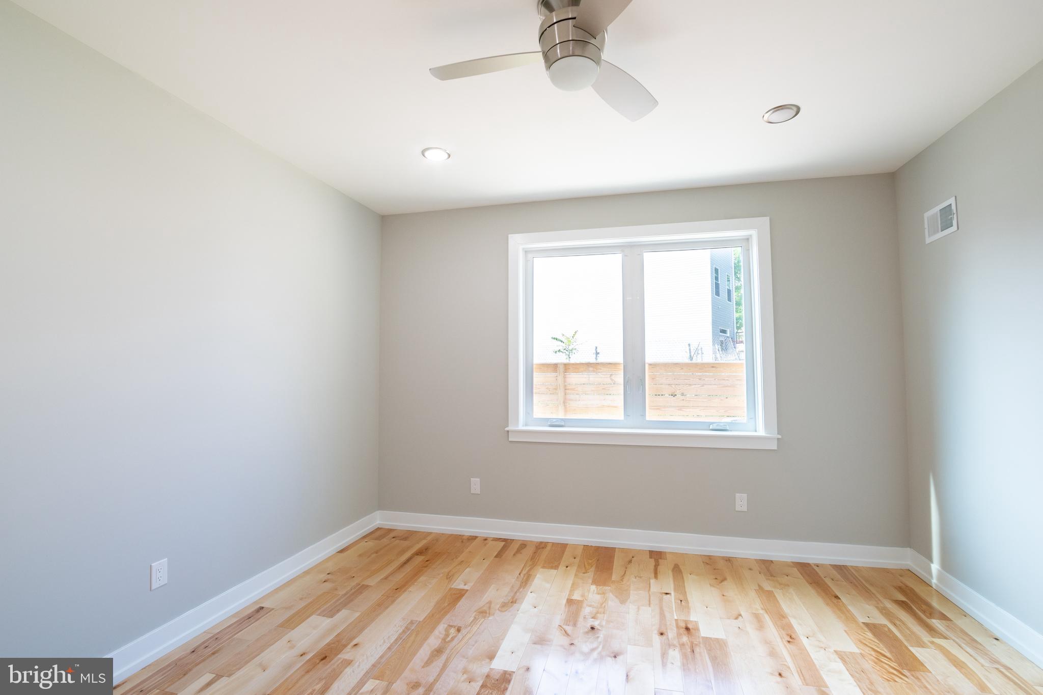 411 W HEWSON ST #UNIT 1