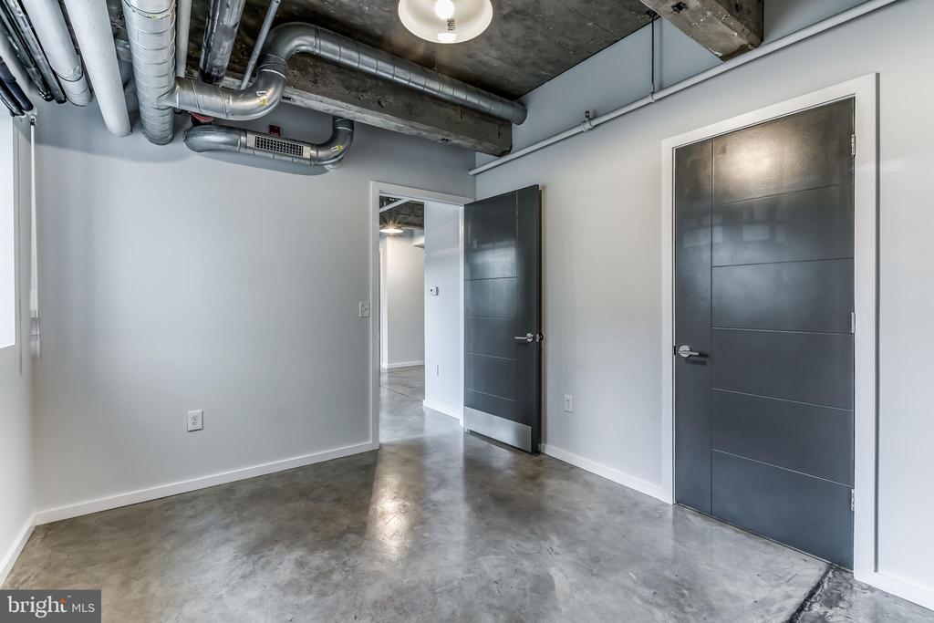 4800 BROWN ST #UNIT 101
