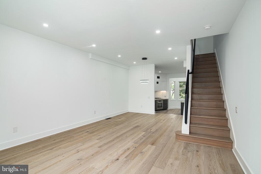 130 CARPENTER ST