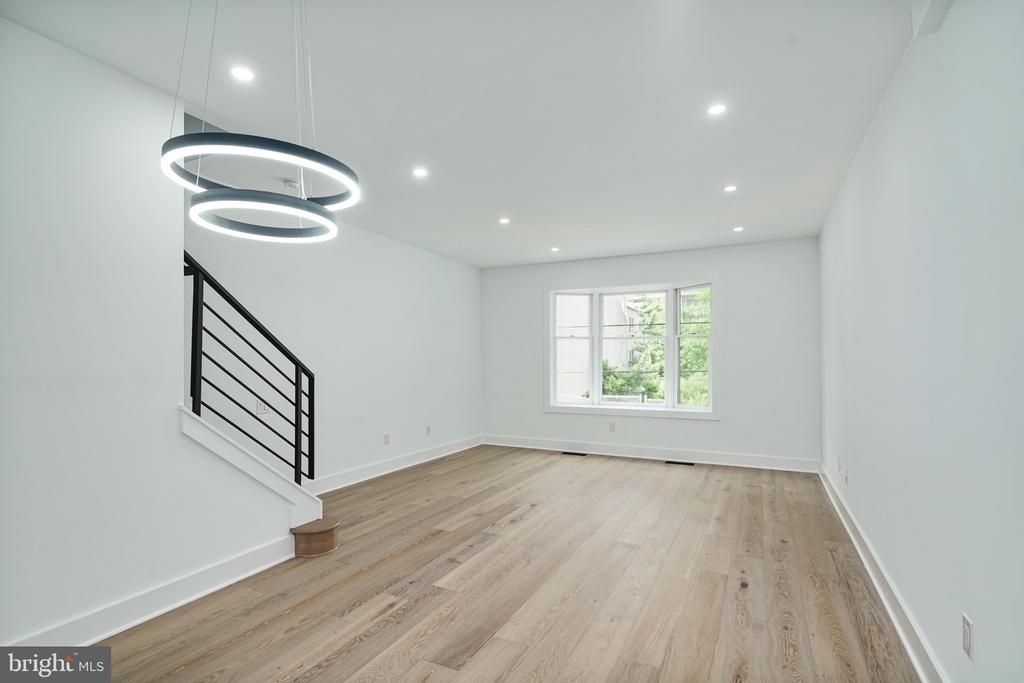 130 CARPENTER ST
