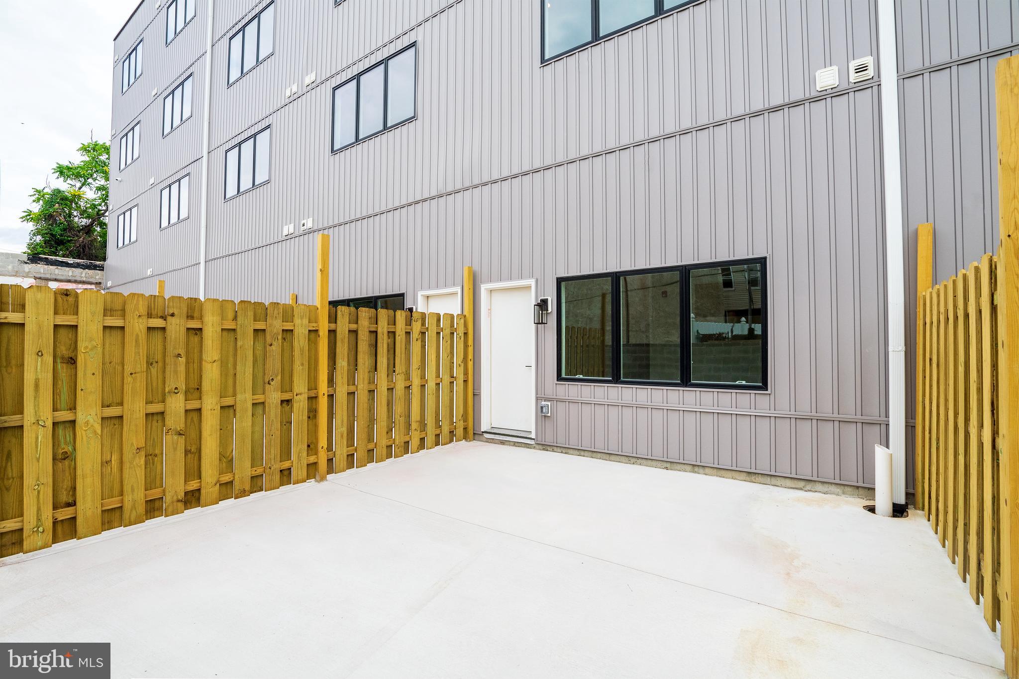 1420 POINT BREEZE AVE #UNIT 104