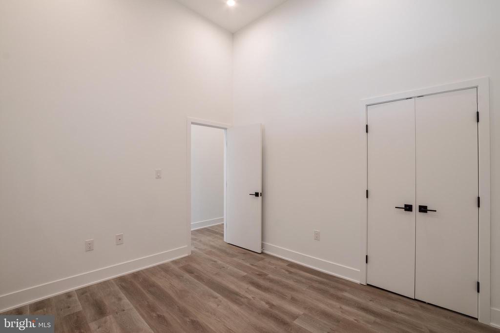 1420 POINT BREEZE AVE #UNIT 104