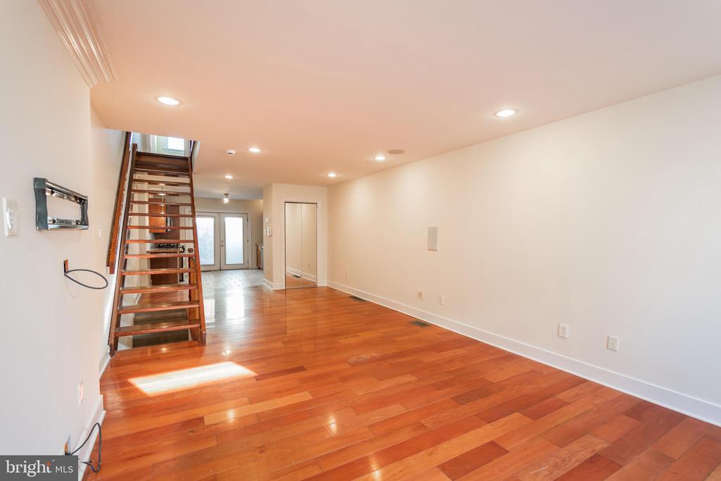 361 FITZGERALD ST