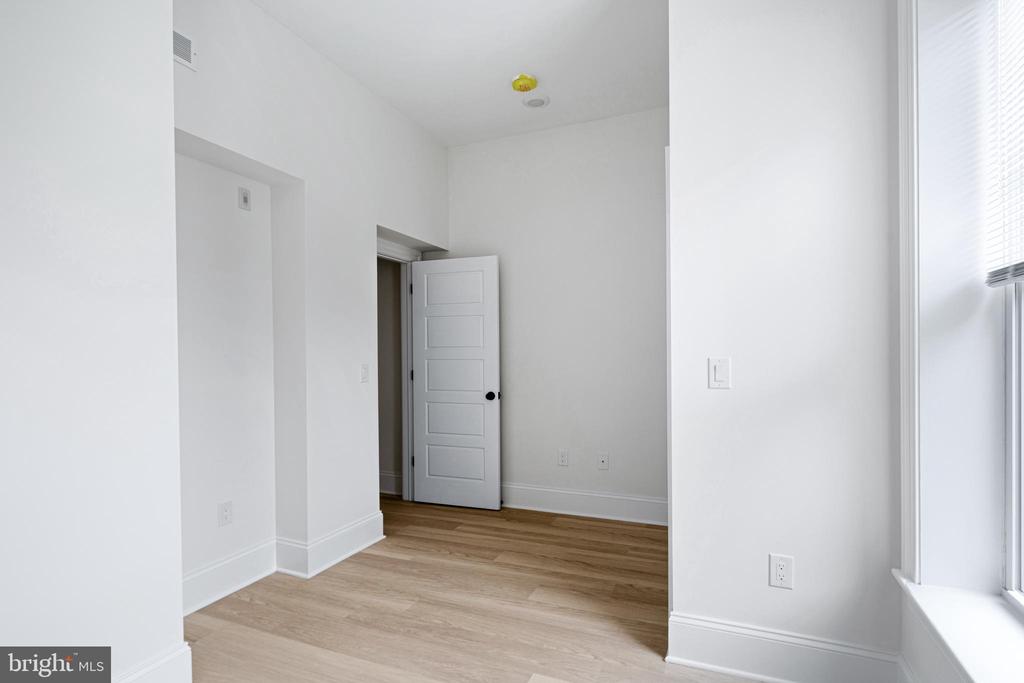 1913-15 WALLACE ST #UNIT 6