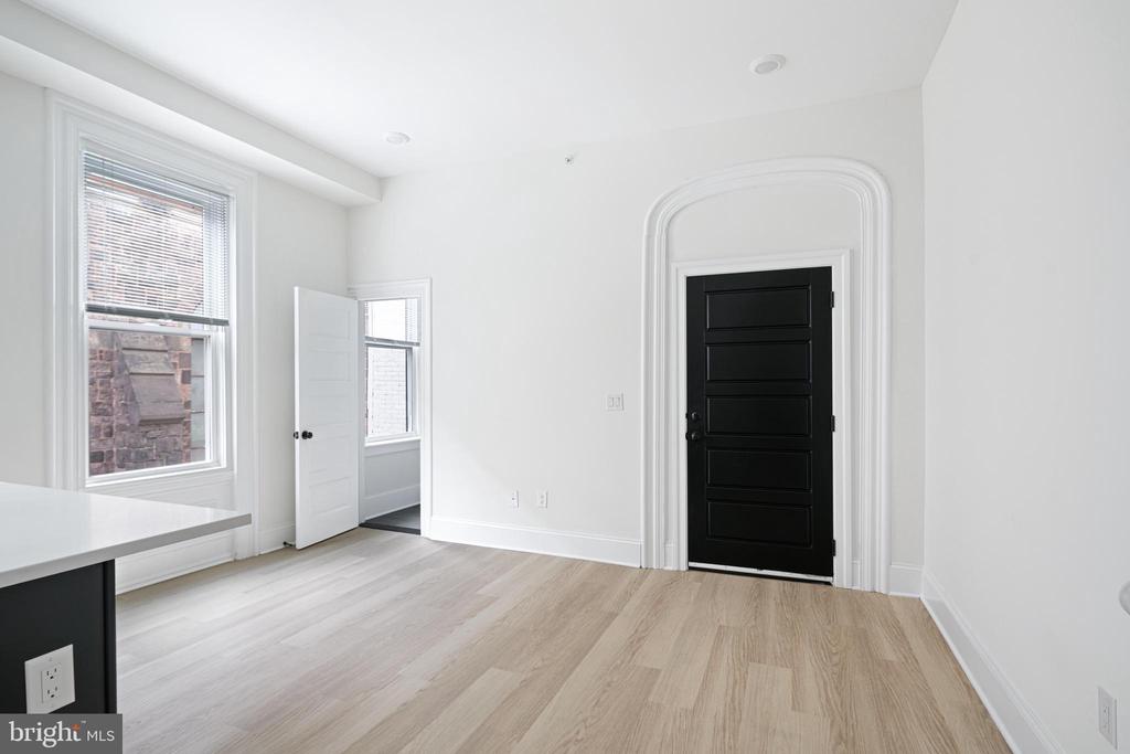 1913-15 WALLACE ST #UNIT 6