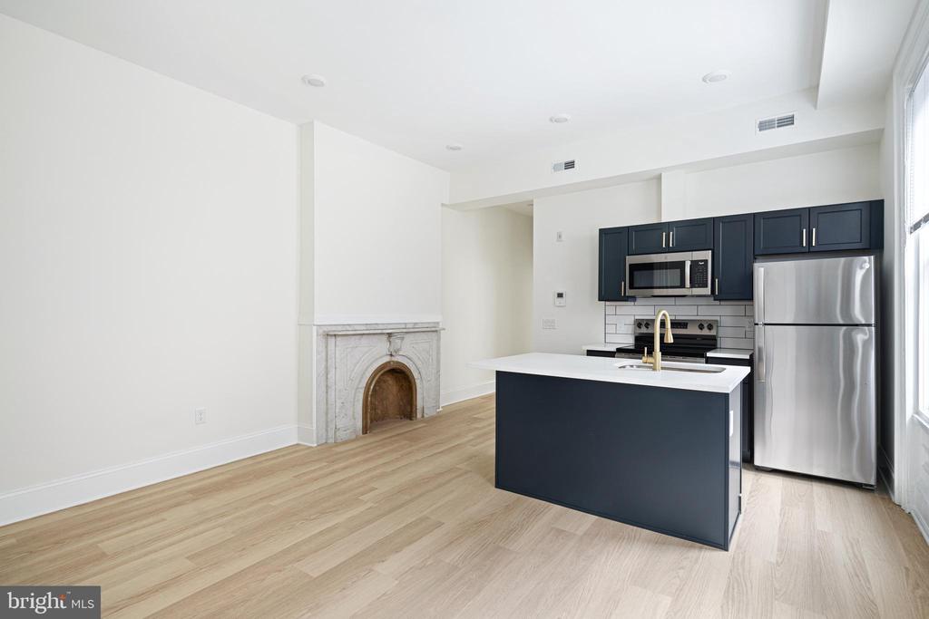1913-15 WALLACE ST #UNIT 6