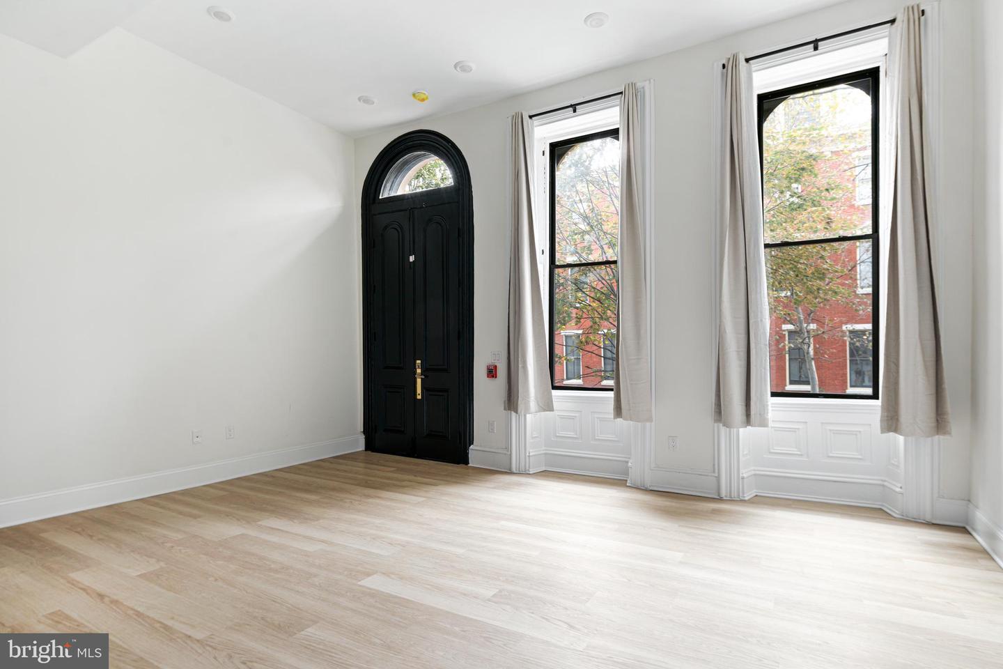 1913-15 WALLACE ST #ONE BEDROOM