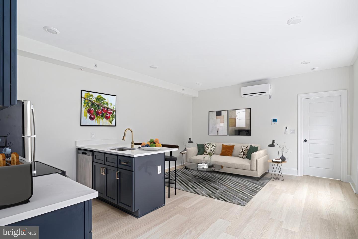 1913-15 WALLACE ST #ONE BEDROOM