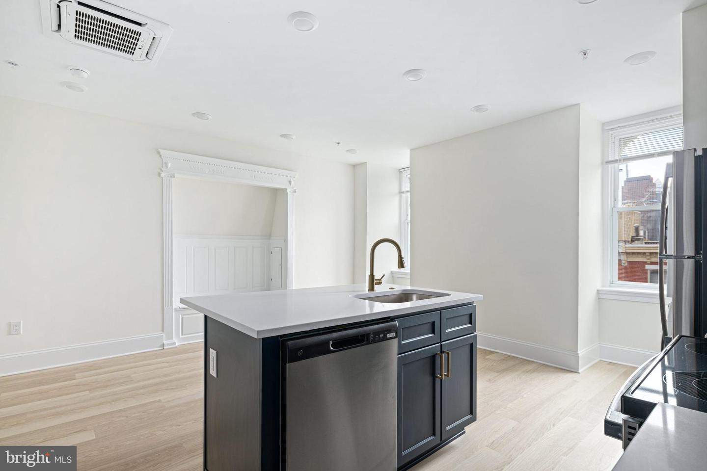 1913-15 WALLACE ST #ONE BEDROOM