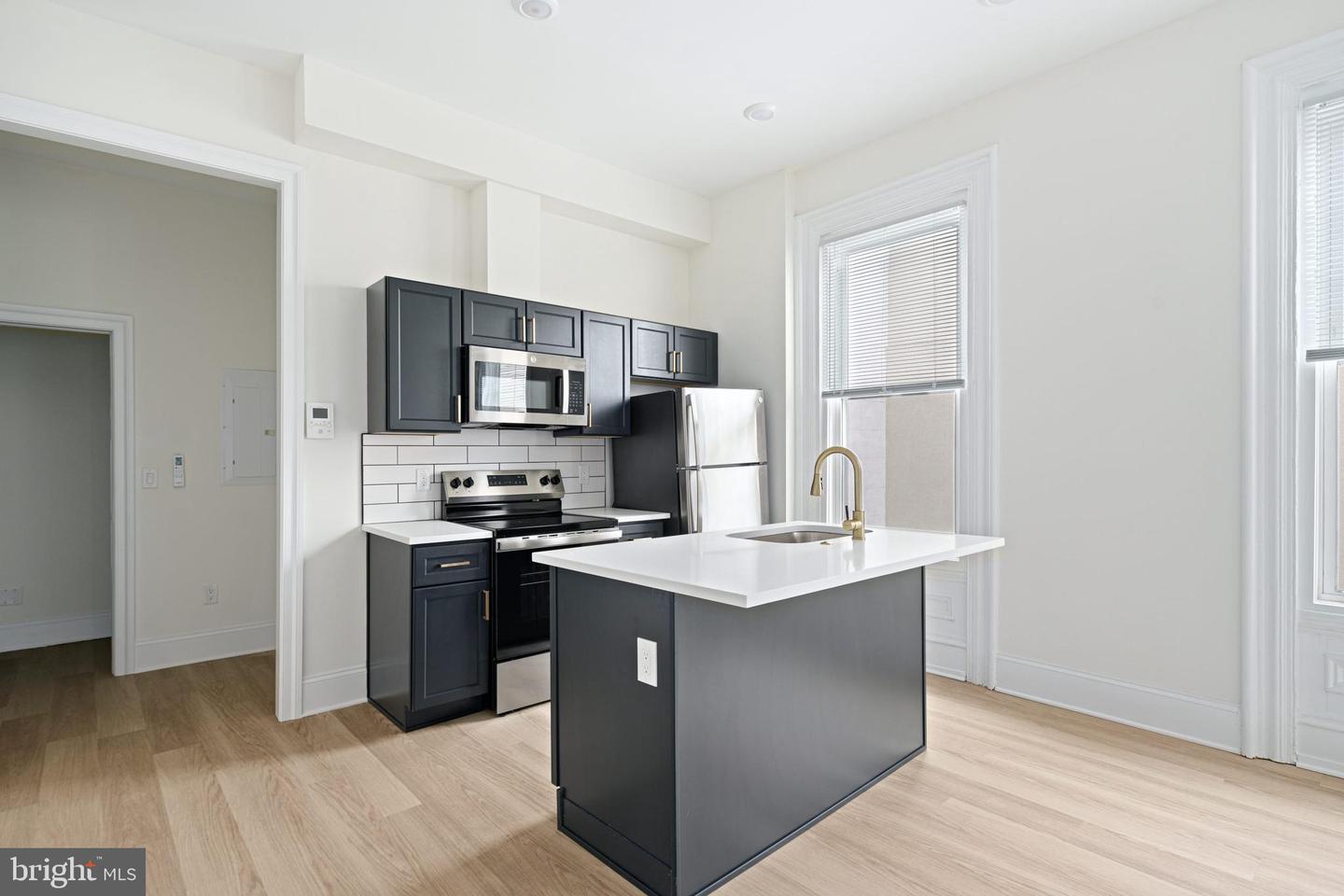 1913-15 WALLACE ST #ONE BEDROOM