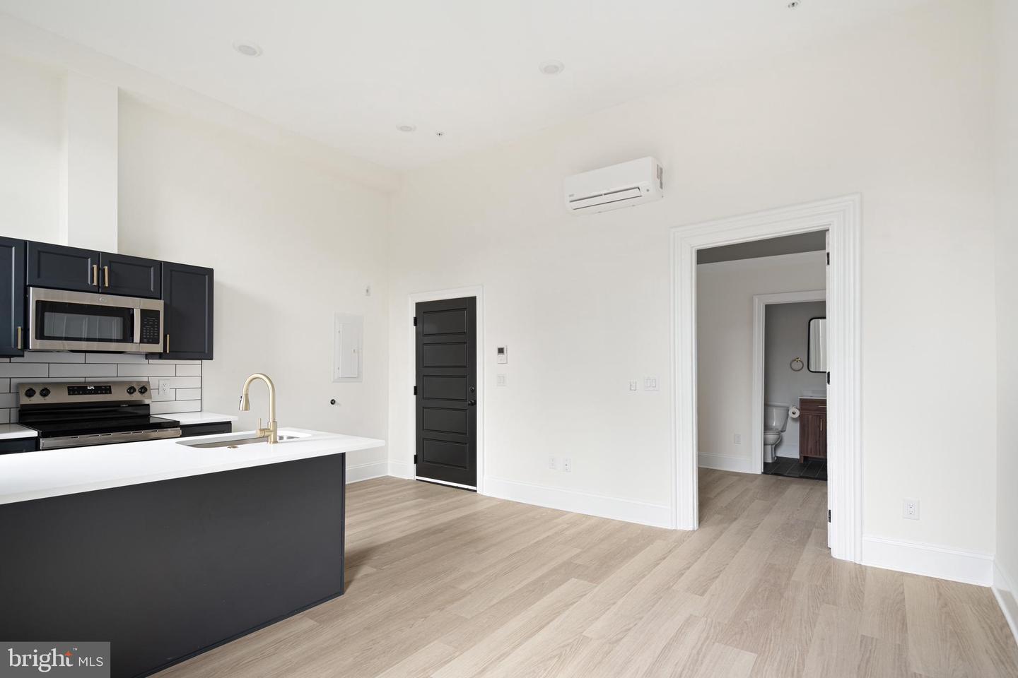 1913-15 WALLACE ST #ONE BEDROOM
