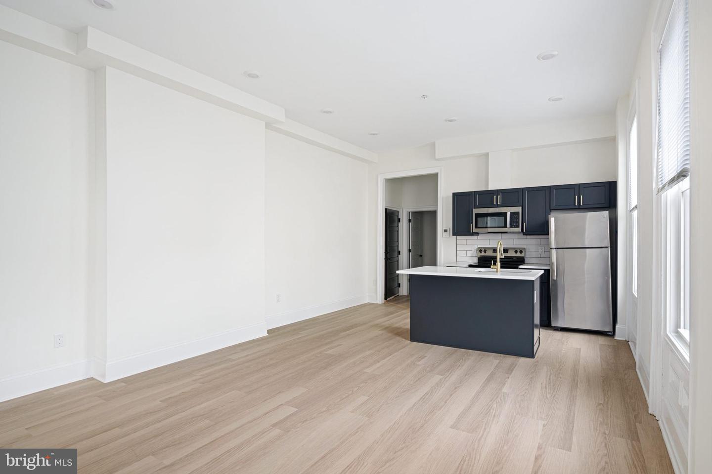 1913-15 WALLACE ST #ONE BEDROOM