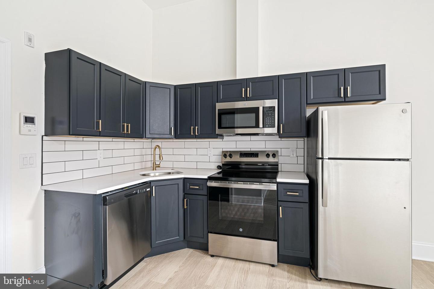 1913-15 WALLACE ST #ONE BEDROOM