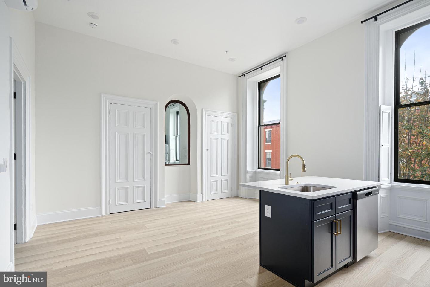 1913-15 WALLACE ST #ONE BEDROOM