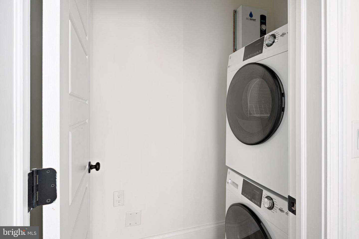 1913-15 WALLACE ST #ONE BEDROOM