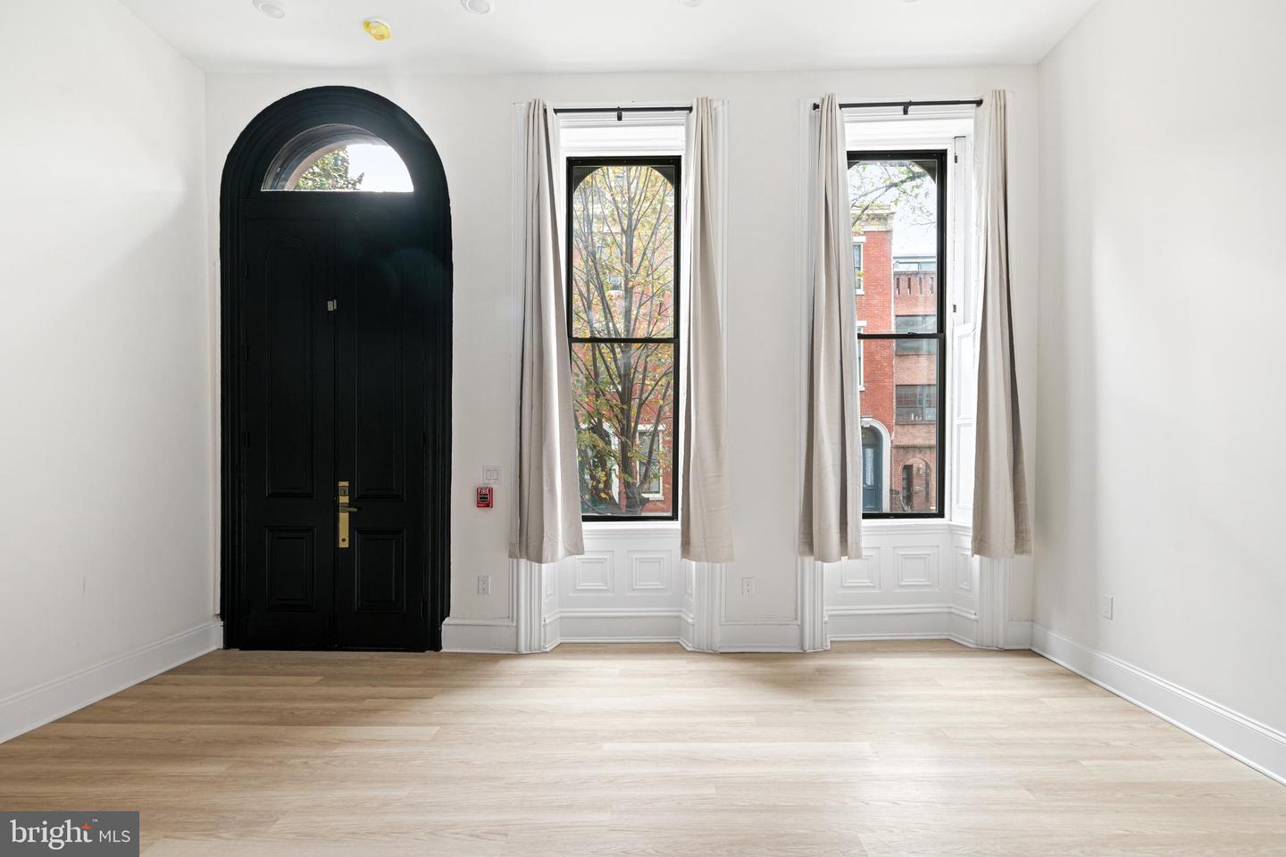 1913-15 WALLACE ST #ONE BEDROOM