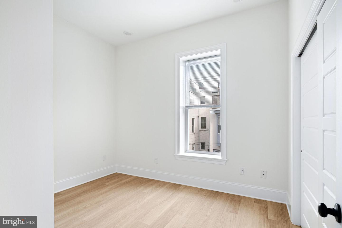 1913-15 WALLACE ST #ONE BEDROOM