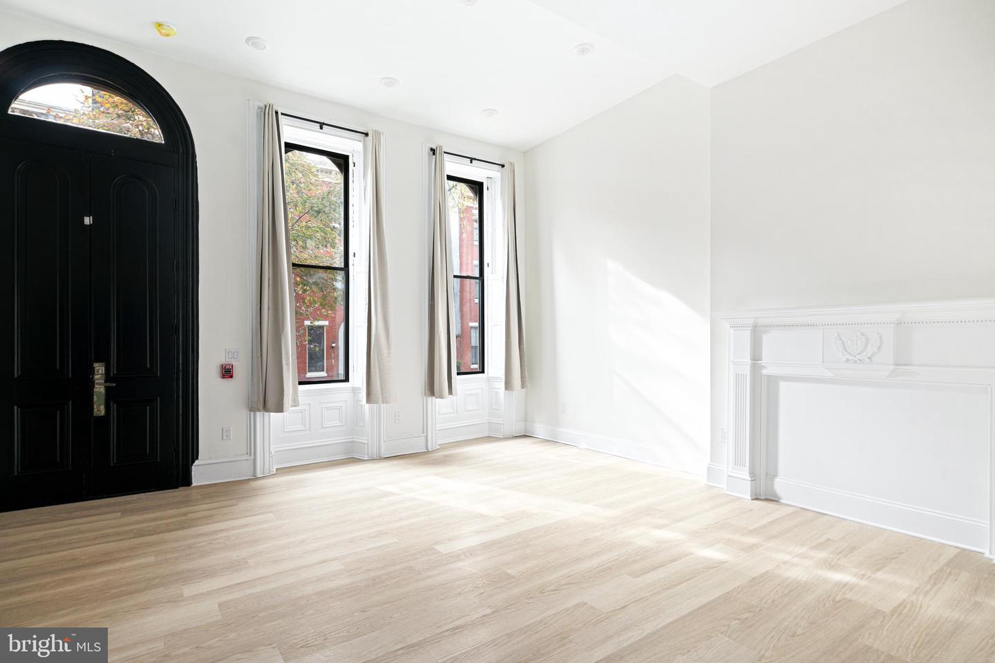 1913-15 WALLACE ST #ONE BEDROOM