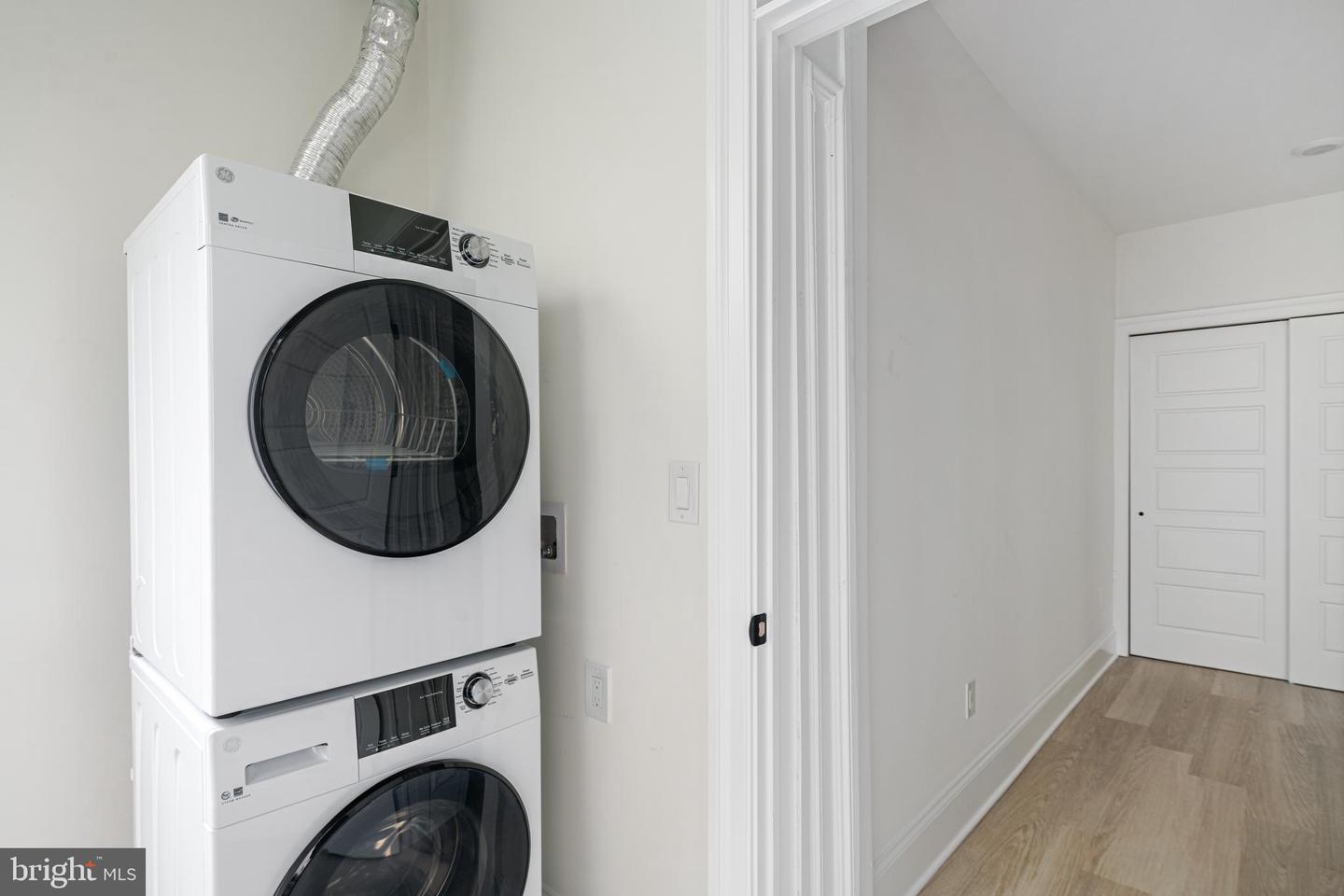 1913-15 WALLACE ST #ONE BEDROOM