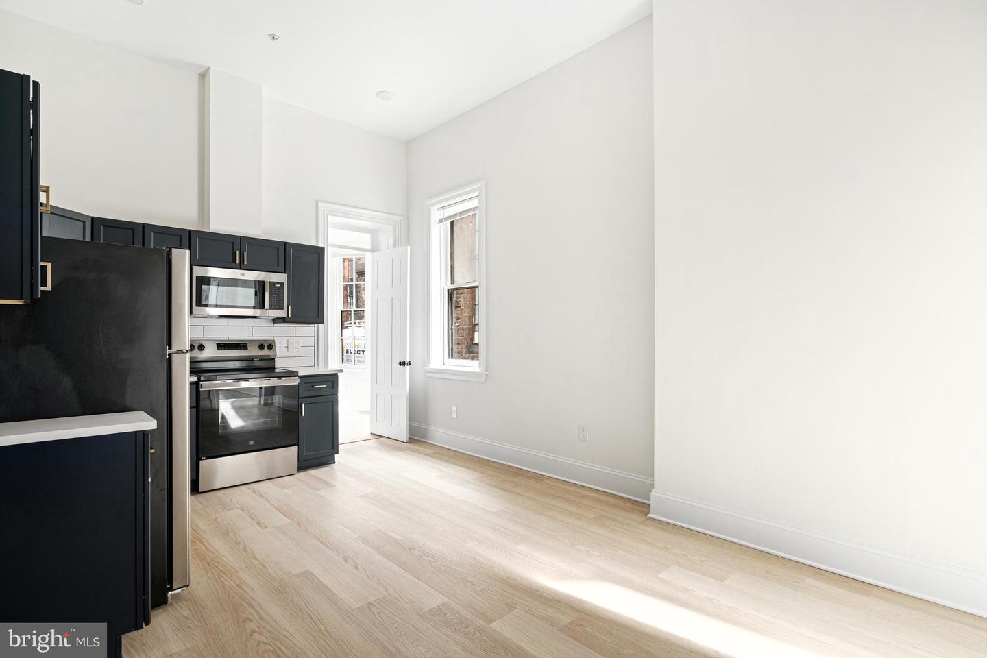 1913-15 WALLACE ST #ONE BEDROOM