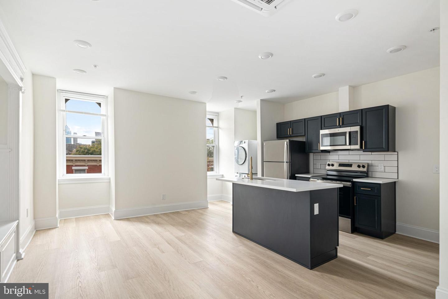 1913-15 WALLACE ST #ONE BEDROOM
