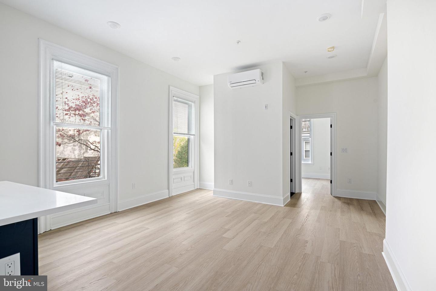 1913-15 WALLACE ST #ONE BEDROOM