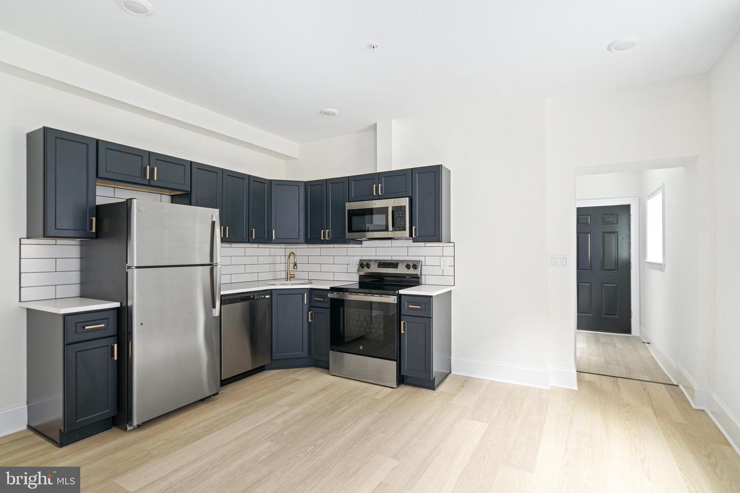 1913-15 WALLACE ST #ONE BEDROOM