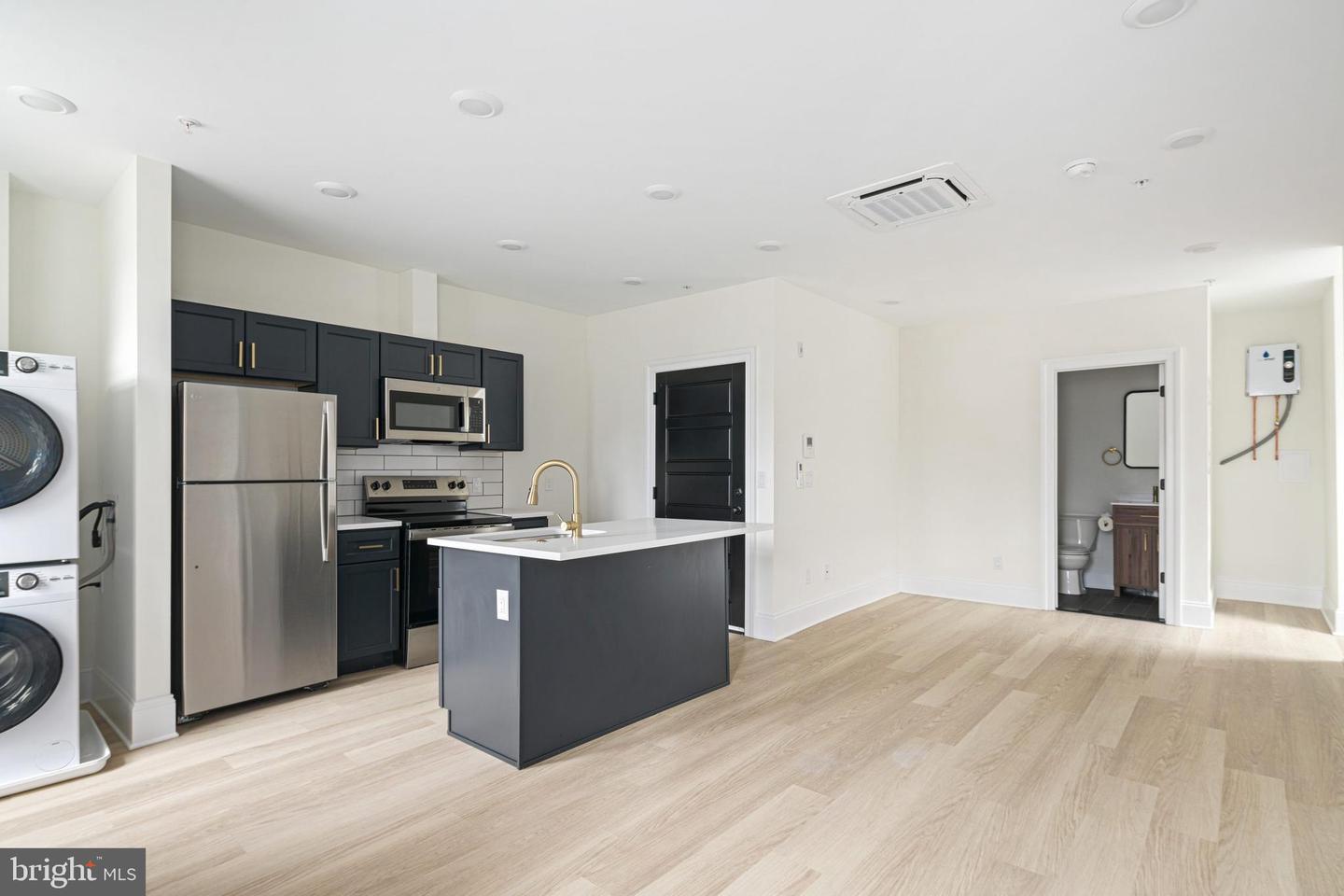 1913-15 WALLACE ST #ONE BEDROOM