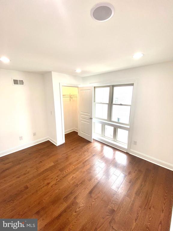 2570 FRANKFORD AVE #2