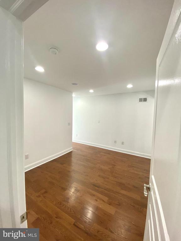 2570 FRANKFORD AVE #2