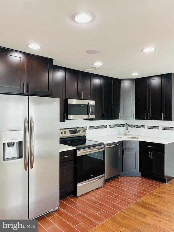 2570 FRANKFORD AVE #2