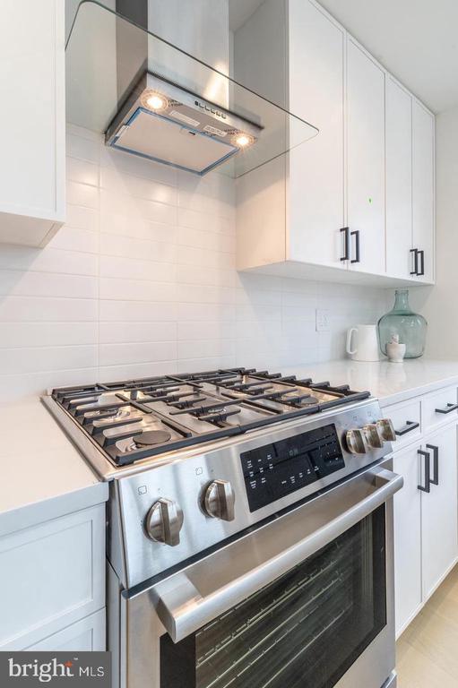 2628-32 WEBSTER ST #2