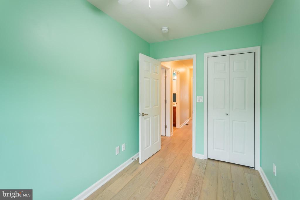 1738 BLAIR ST