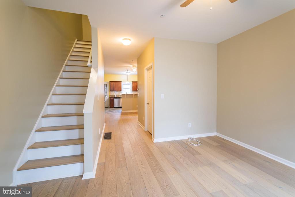 1738 BLAIR ST