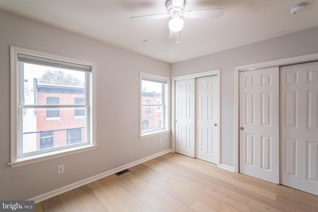 1738 BLAIR ST