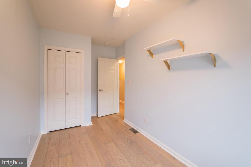 1738 BLAIR ST