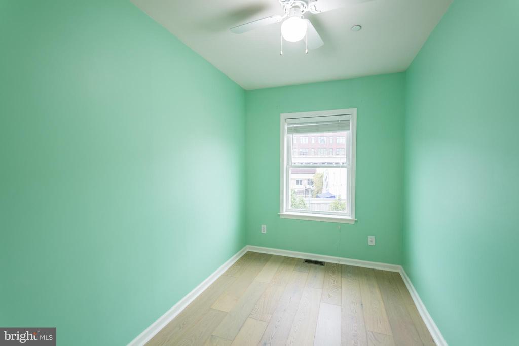 1738 BLAIR ST