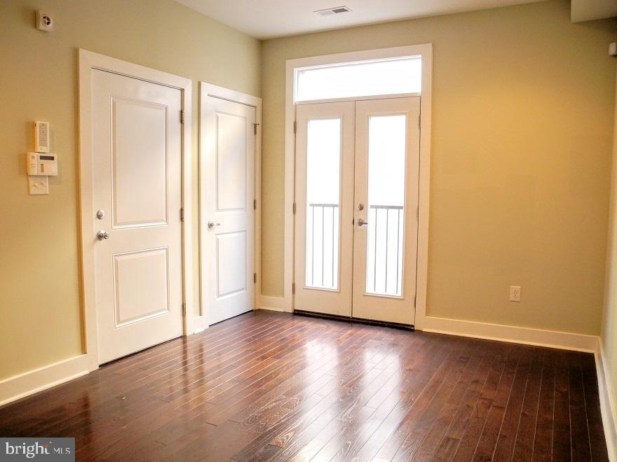 2012 W GIRARD AVE #UNIT 15B