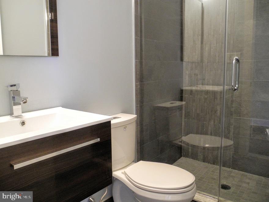 2012 W GIRARD AVE #UNIT 15B