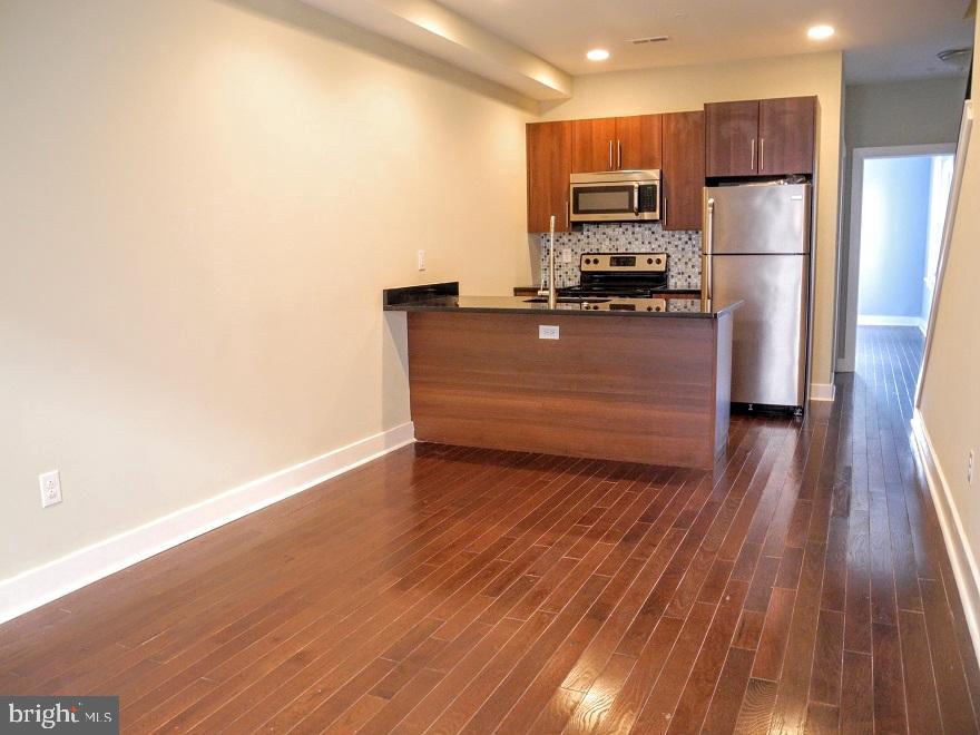 2012 W GIRARD AVE #UNIT 15B