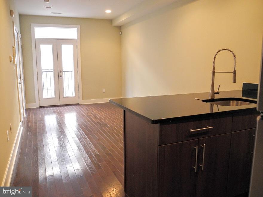 2012 W GIRARD AVE #UNIT 15B