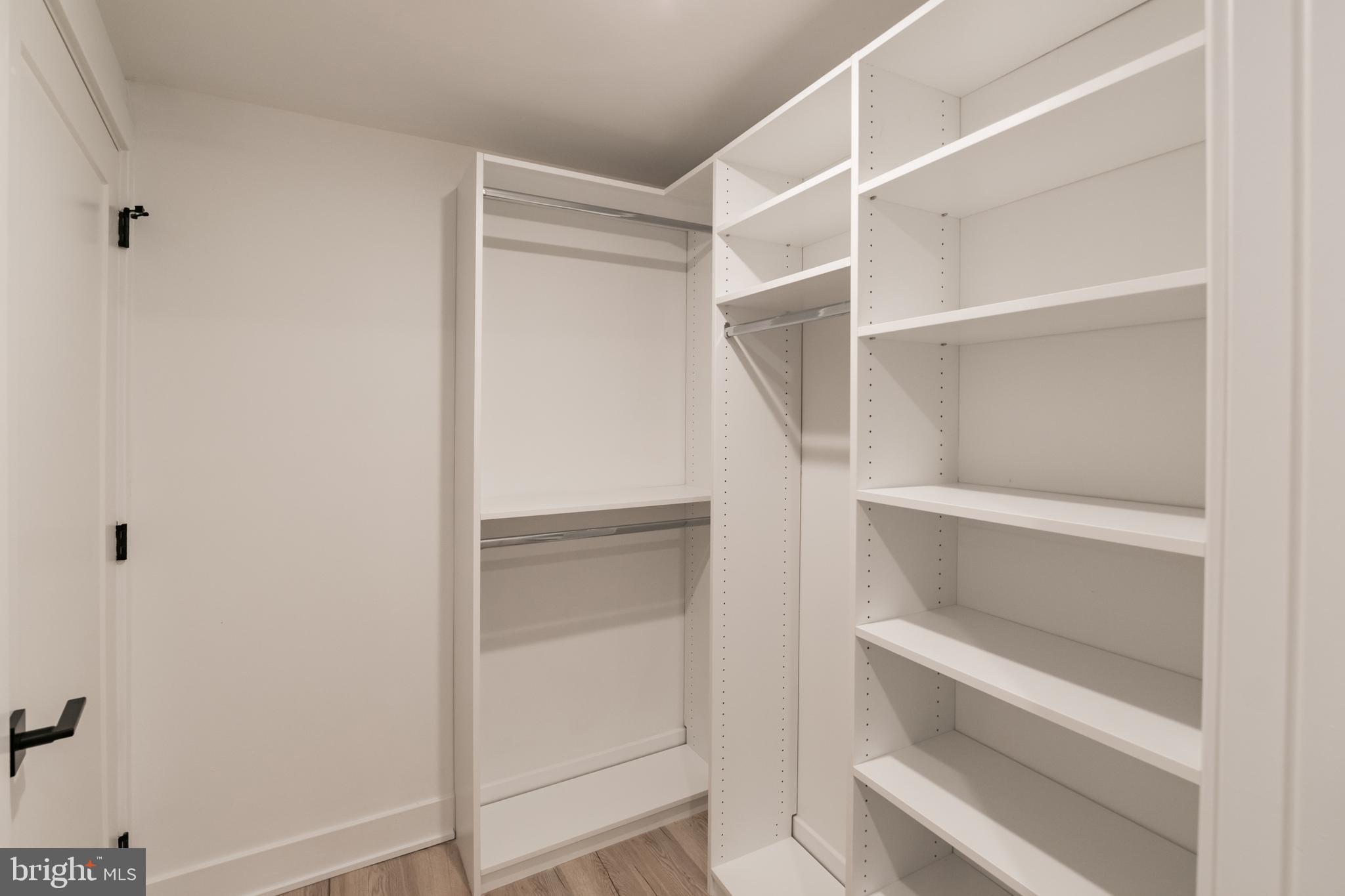 629 W GIRARD AVE #UNIT 204