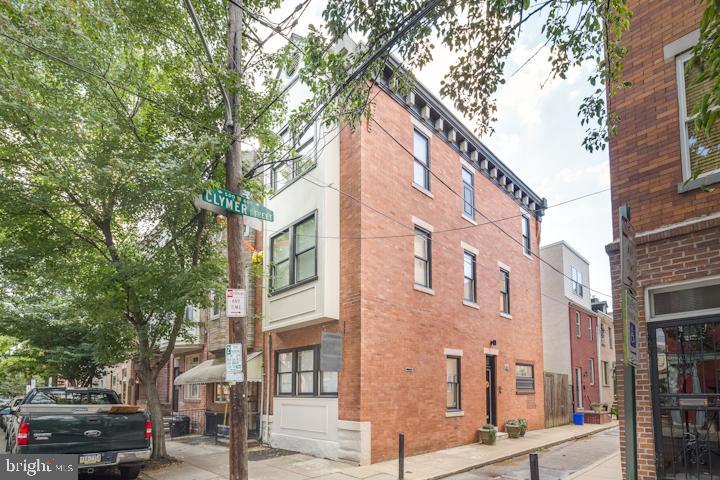 758 S 6TH ST