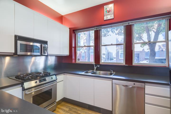 758 S 6TH ST
