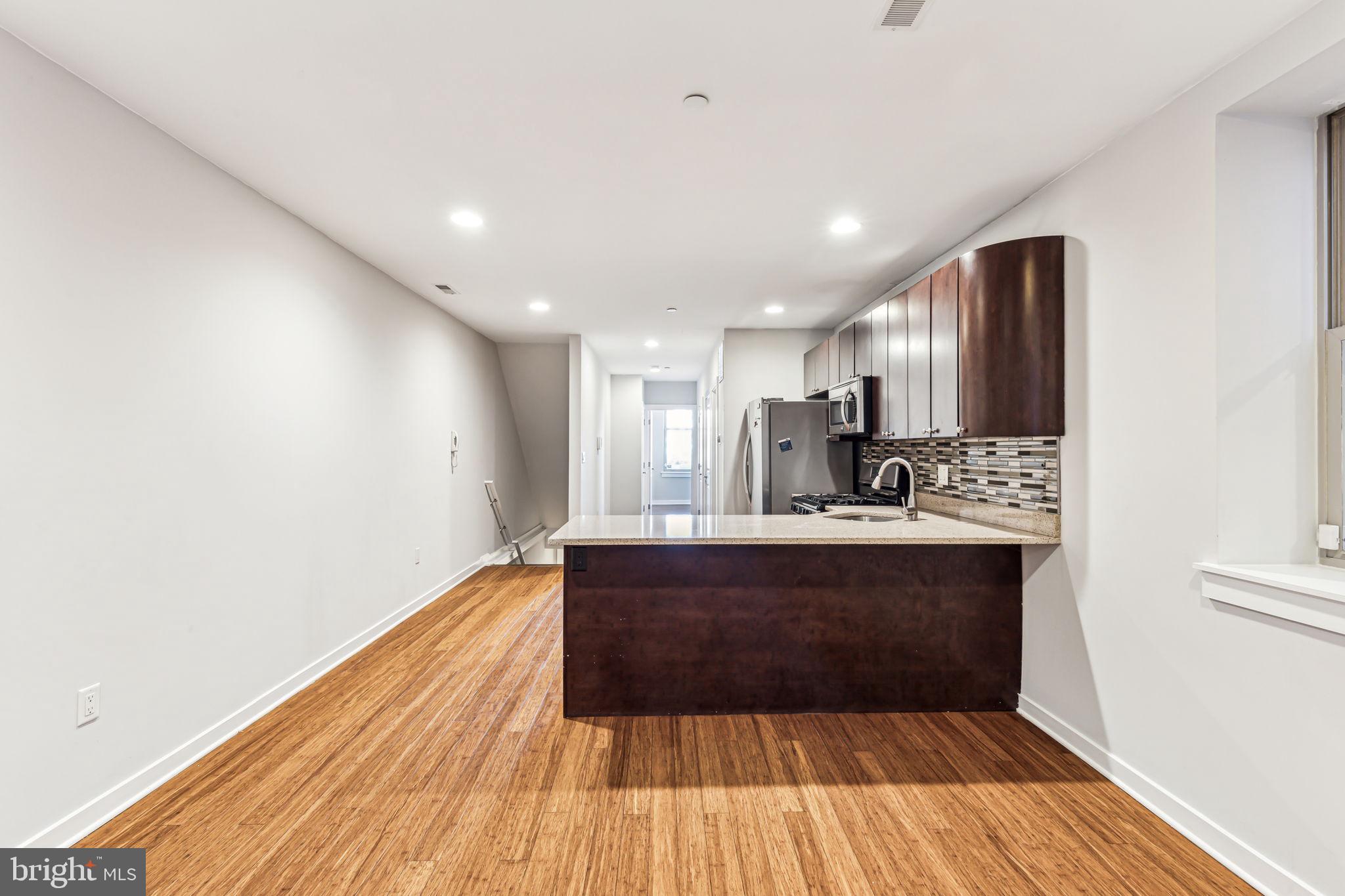 1418 CHRISTIAN ST #1